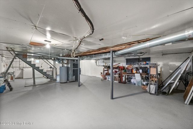 309 Summit Ct, Louisville, KY 40243