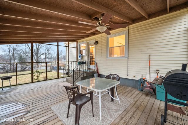 309 Summit Ct, Louisville, KY 40243