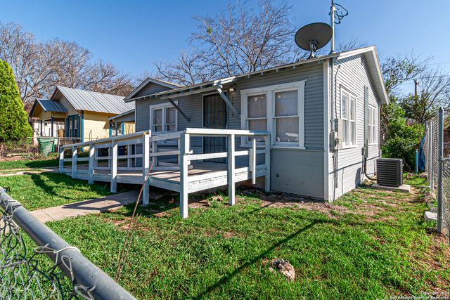 1610 LENNON AVE, San Antonio, TX 78223