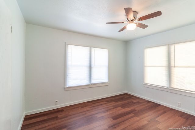 1610 LENNON AVE, San Antonio, TX 78223