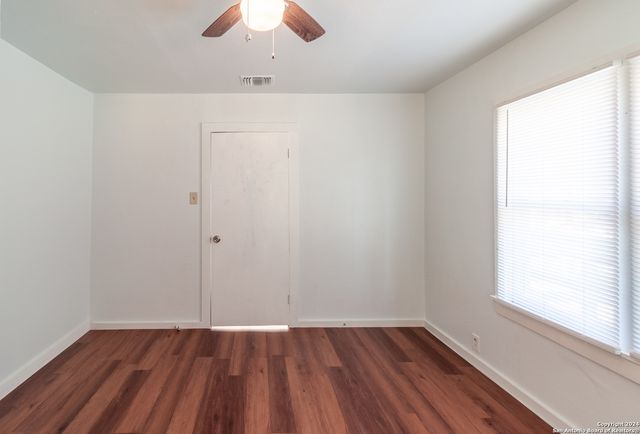 1610 LENNON AVE, San Antonio, TX 78223