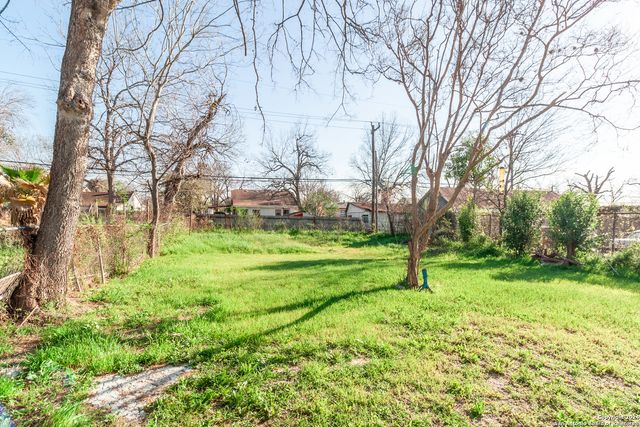 1610 LENNON AVE, San Antonio, TX 78223