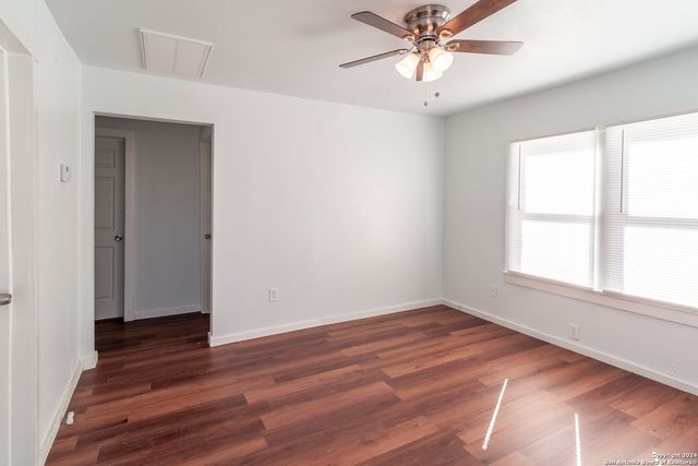 1610 LENNON AVE, San Antonio, TX 78223