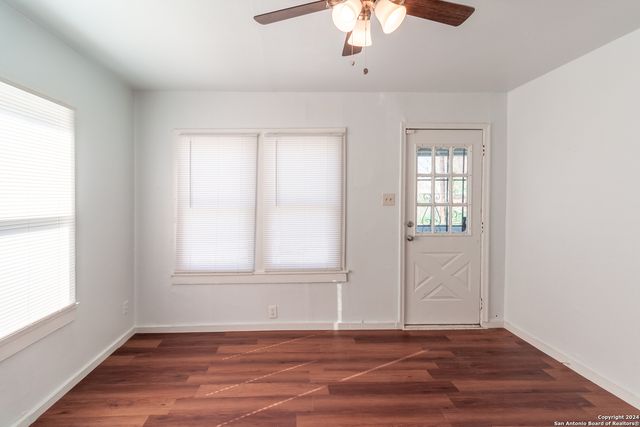 1610 LENNON AVE, San Antonio, TX 78223