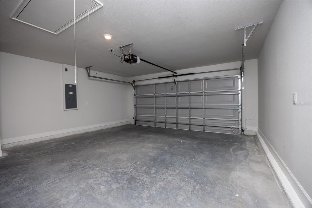 Image 23 of property listing at 2561 SW 250TH DRIVE, Newberry, FL 32669