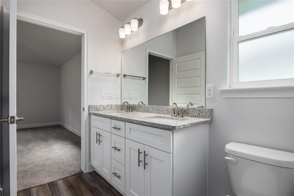 Image 33 of property listing at 2561 SW 250TH DRIVE, Newberry, FL 32669