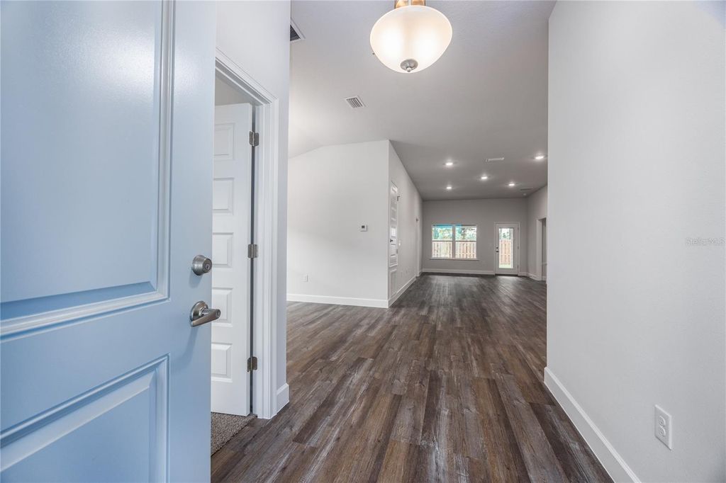 Image 6 of property listing at 2561 SW 250TH DRIVE, Newberry, FL 32669