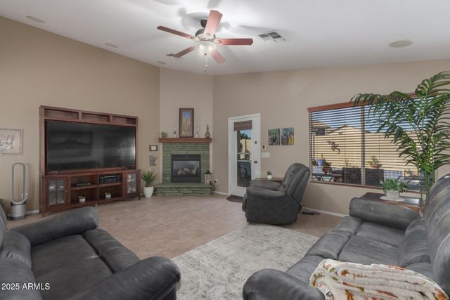 2302 W HEDGEHOG Place, Phoenix, AZ 85085