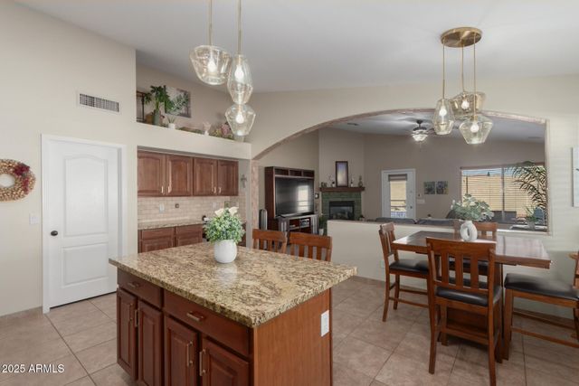 2302 W HEDGEHOG Place, Phoenix, AZ 85085