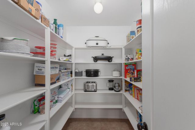 2302 W HEDGEHOG Place, Phoenix, AZ 85085