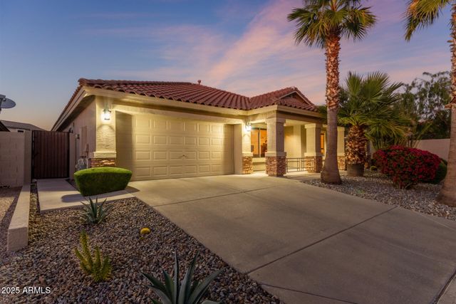 2302 W HEDGEHOG Place, Phoenix, AZ 85085