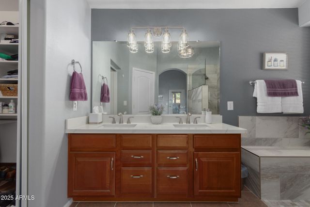 2302 W HEDGEHOG Place, Phoenix, AZ 85085