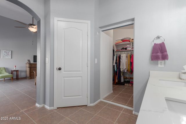 2302 W HEDGEHOG Place, Phoenix, AZ 85085