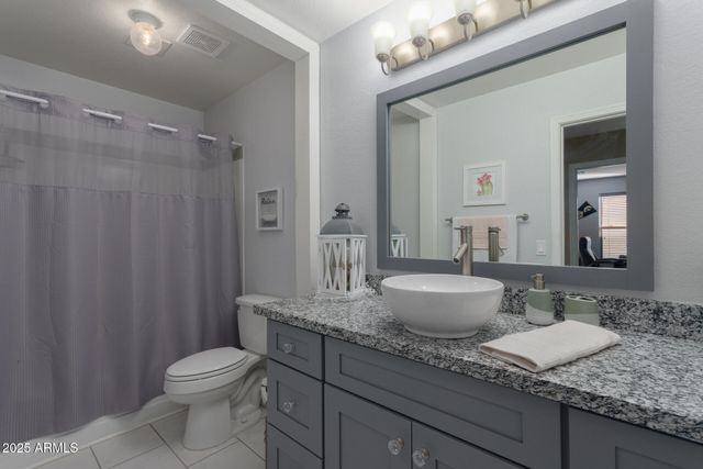 2302 W HEDGEHOG Place, Phoenix, AZ 85085