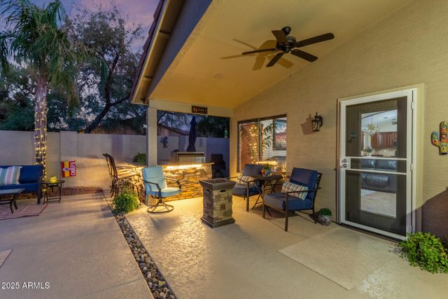 2302 W HEDGEHOG Place, Phoenix, AZ 85085