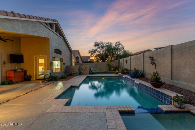 2302 W HEDGEHOG Place, Phoenix, AZ 85085