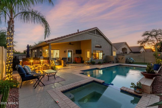 2302 W HEDGEHOG Place, Phoenix, AZ 85085