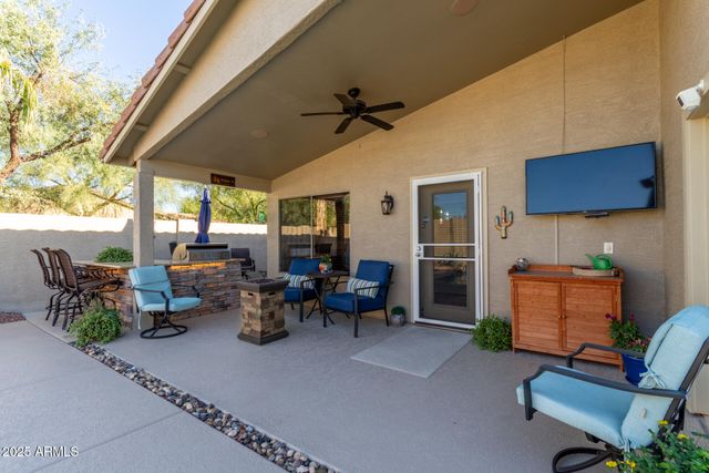 2302 W HEDGEHOG Place, Phoenix, AZ 85085