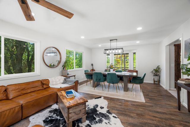 1355 Hope Lane, Redding, CA 96003