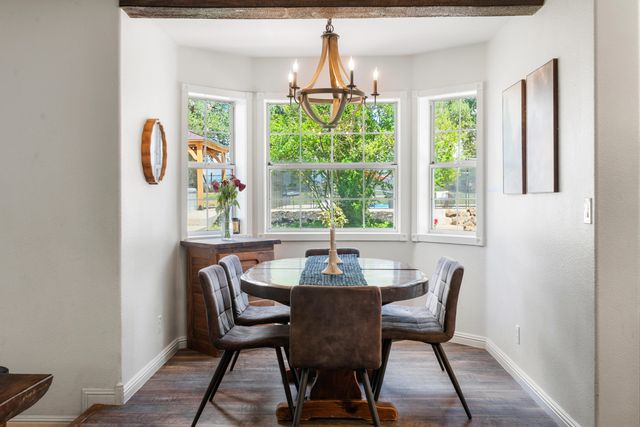 1355 Hope Lane, Redding, CA 96003