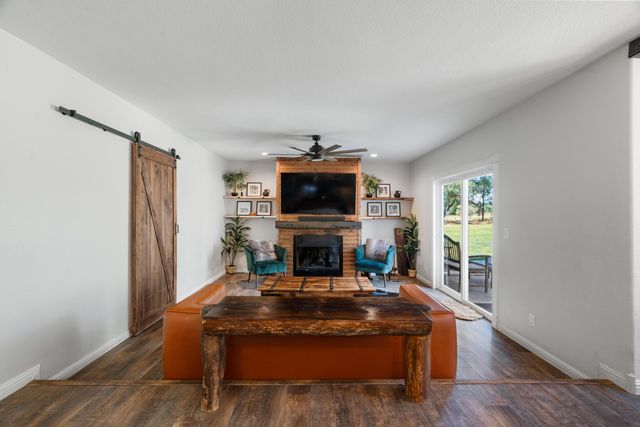 1355 Hope Lane, Redding, CA 96003