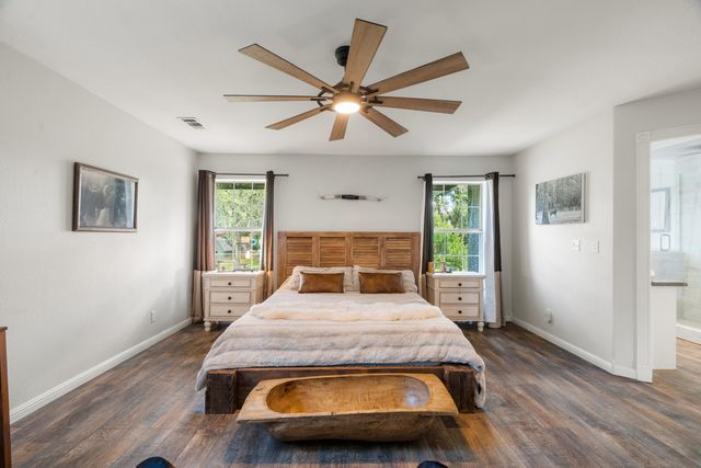 1355 Hope Lane, Redding, CA 96003