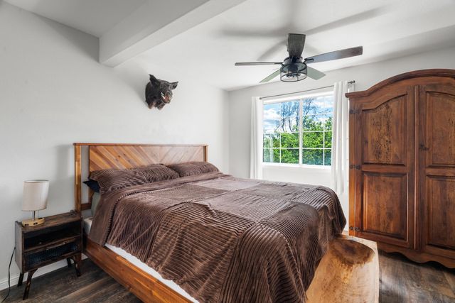 1355 Hope Lane, Redding, CA 96003