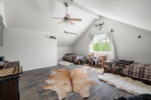 1355 Hope Lane, Redding, CA 96003