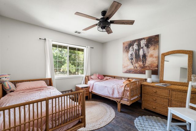 1355 Hope Lane, Redding, CA 96003