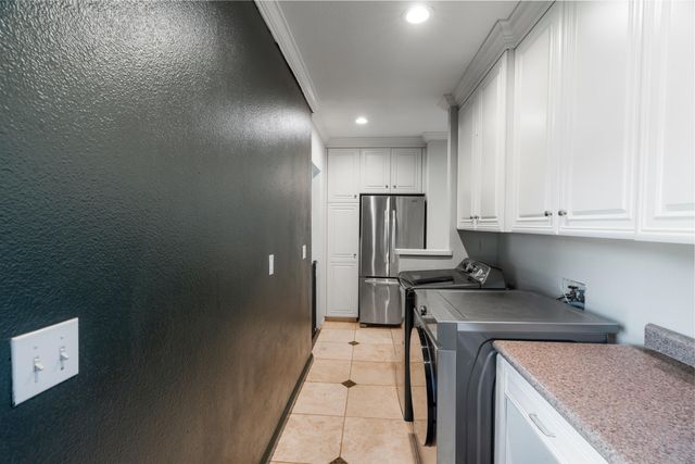 1355 Hope Lane, Redding, CA 96003