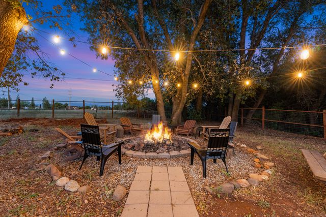 1355 Hope Lane, Redding, CA 96003