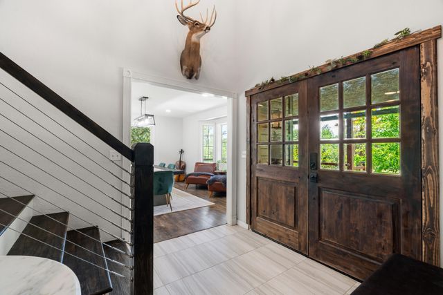 1355 Hope Lane, Redding, CA 96003