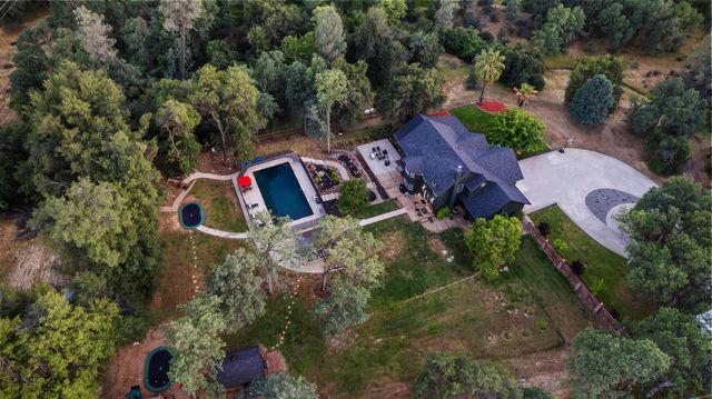 1355 Hope Lane, Redding, CA 96003