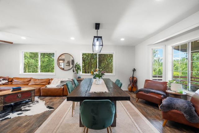 1355 Hope Lane, Redding, CA 96003