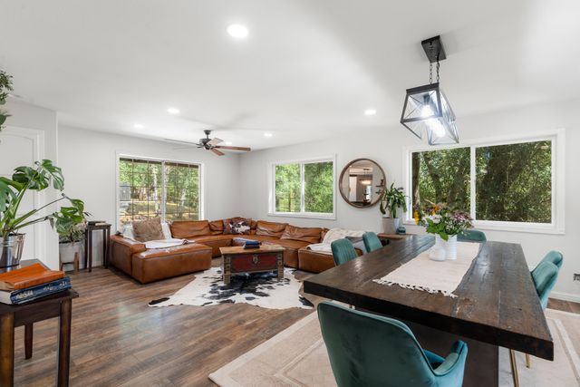 1355 Hope Lane, Redding, CA 96003