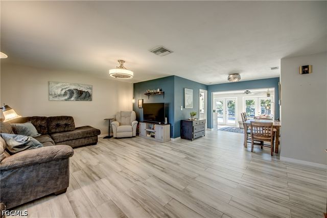 4339 PELICAN BLVD, Cape Coral, FL 33914