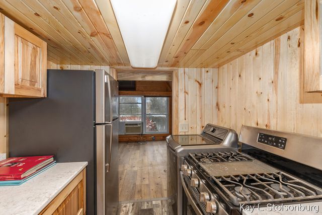 5508 E Butler Road, Dowling, MI 49050