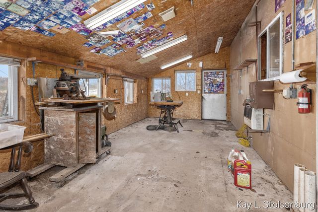 5508 E Butler Road, Dowling, MI 49050