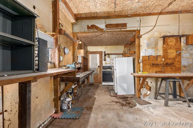 5508 E Butler Road, Dowling, MI 49050