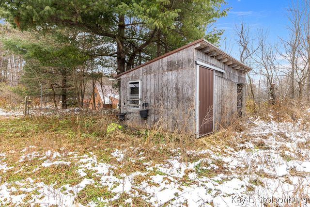 5508 E Butler Road, Dowling, MI 49050