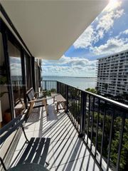 1450 Brickell Bay Dr 907, Miami, FL 33131