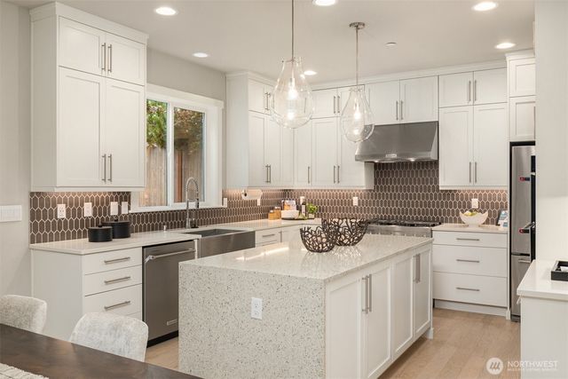 7238 NE 129th Street, Kirkland, WA 98034