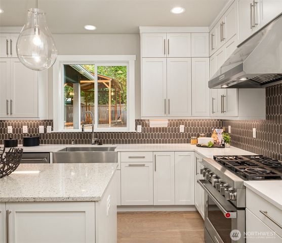 7238 NE 129th Street, Kirkland, WA 98034