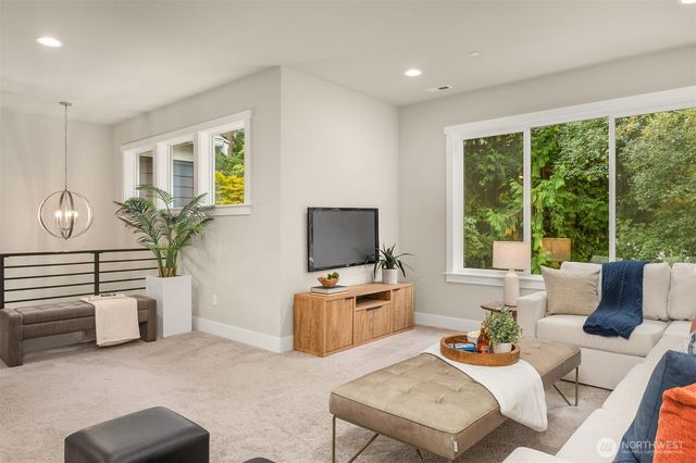 7238 NE 129th Street, Kirkland, WA 98034