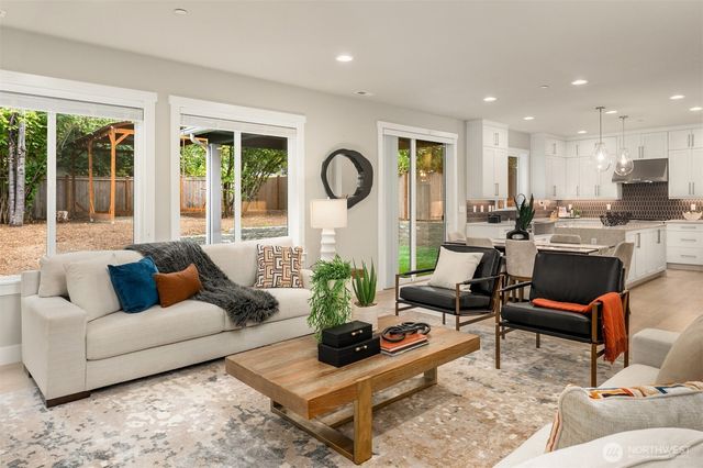 7238 NE 129th Street, Kirkland, WA 98034
