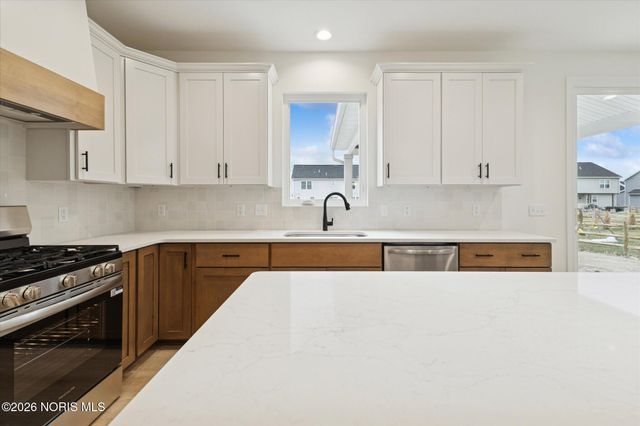 8801 Harlow Court, Sylvania, OH 43560