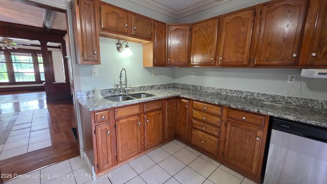 219 E Mount Hope Avenue, Lansing, MI 48910