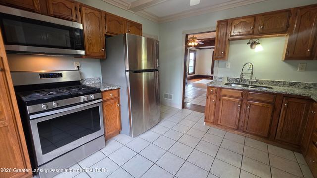 219 E Mount Hope Avenue, Lansing, MI 48910