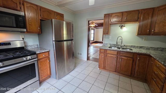 219 E Mount Hope Avenue, Lansing, MI 48910