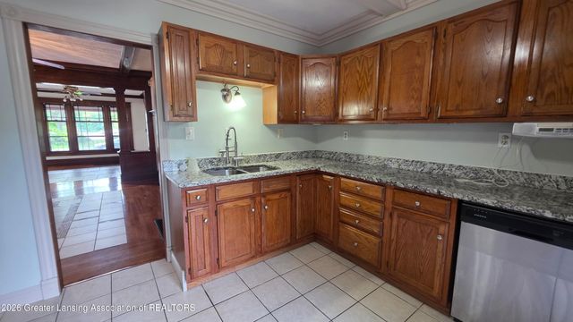 219 E Mount Hope Avenue, Lansing, MI 48910